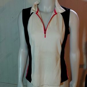 Sleeveless golf shirt